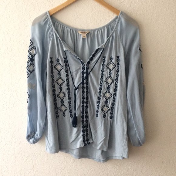 Lucky Brand Tops - Lucky Brand Sheer Sleeves Top H1216